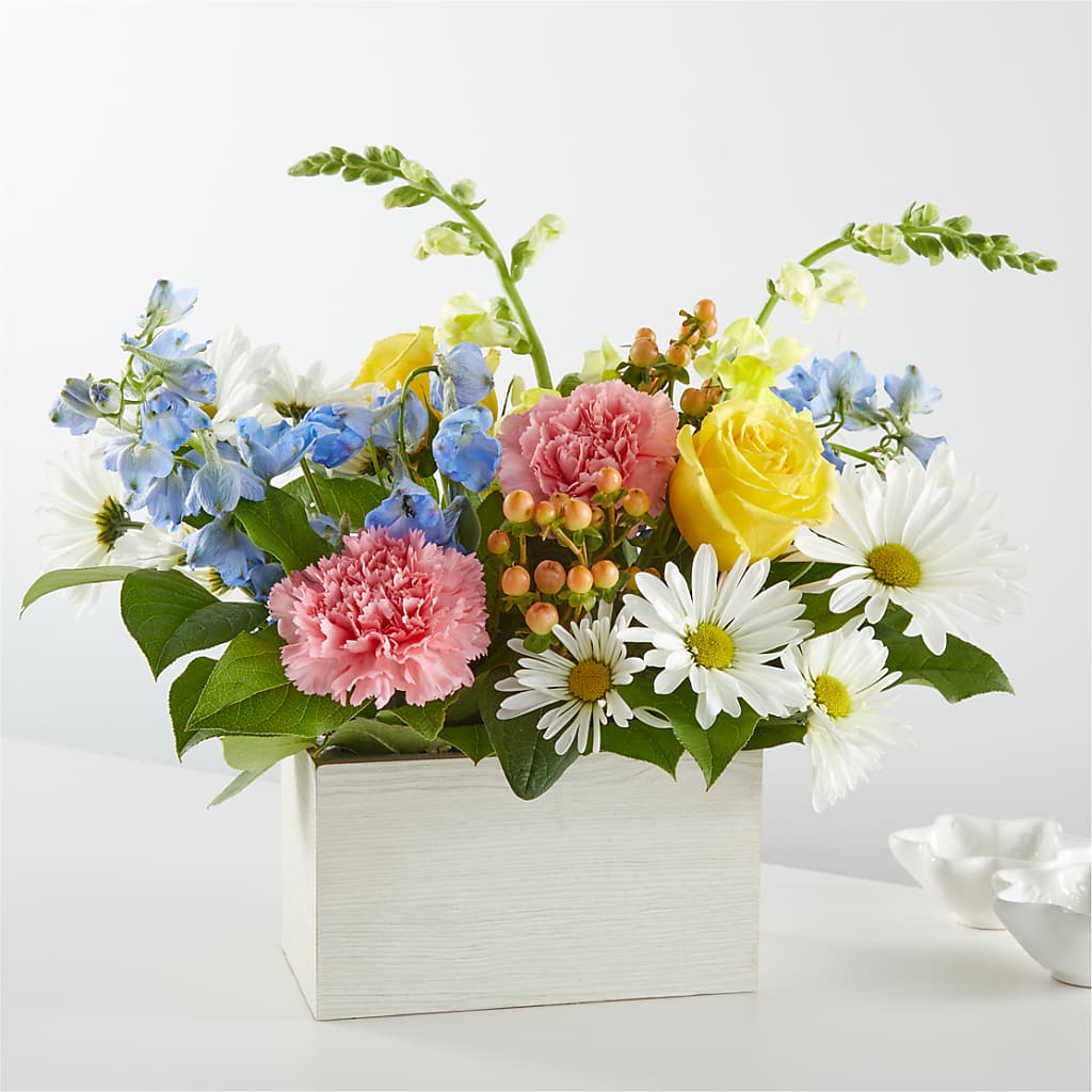Sun Salutation Box Bouquet – Flowers By Robert Taylor Inc, West Covina CA
