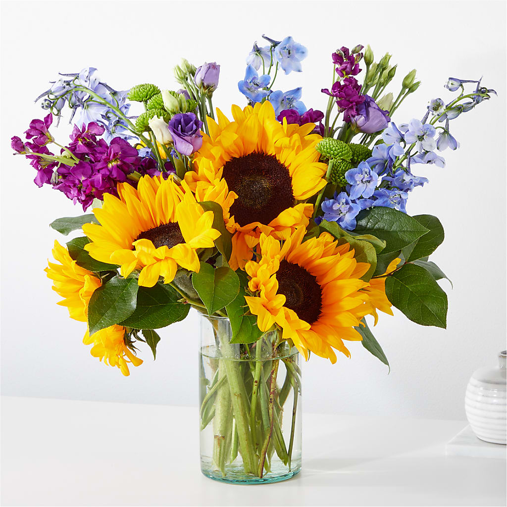 Catching Rays Bouquet – Flowers By Robert Taylor Inc, West Covina CA