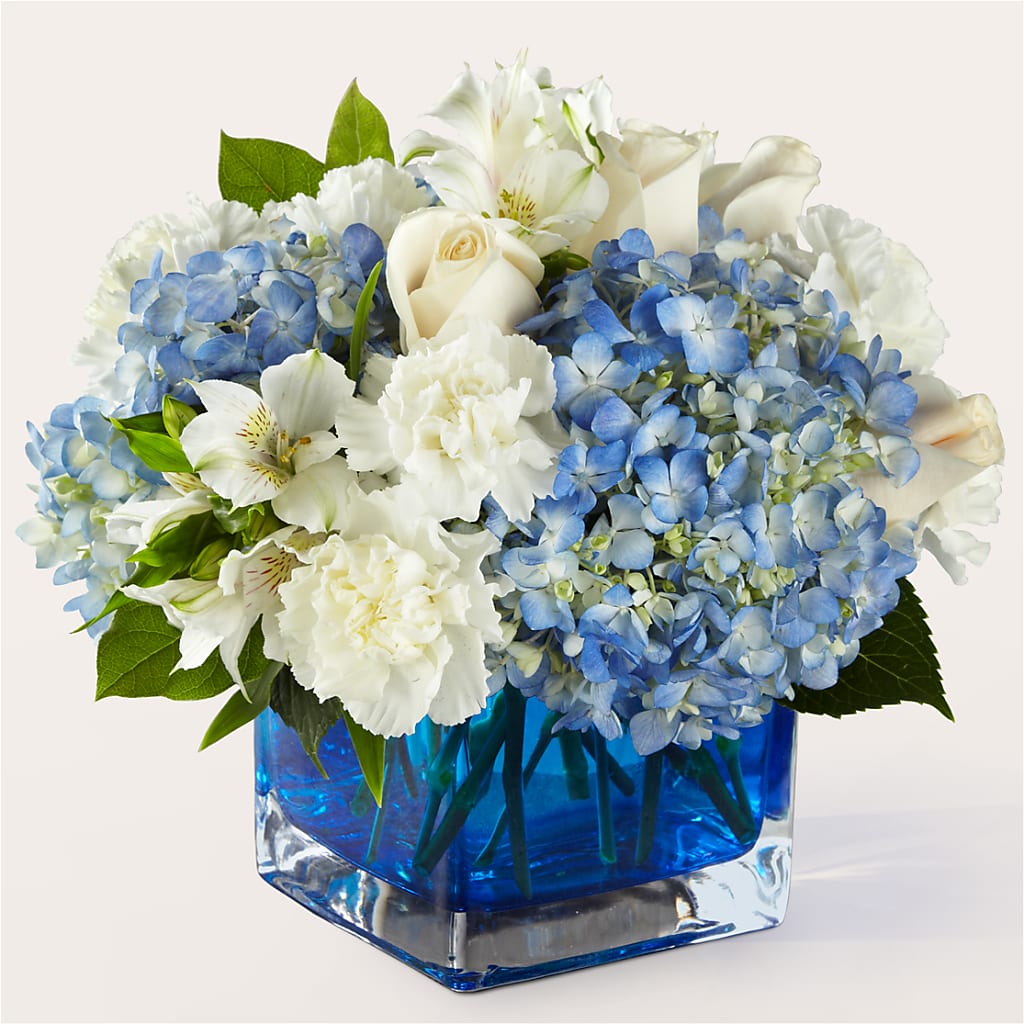Soothing Waters Bouquet – Flowers By Robert Taylor Inc, West Covina CA