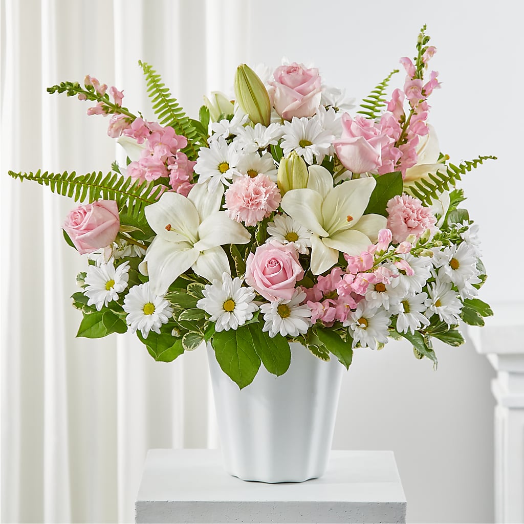 Soft Touch Tabletop Basket – Flowers By Robert Taylor Inc, West Covina CA