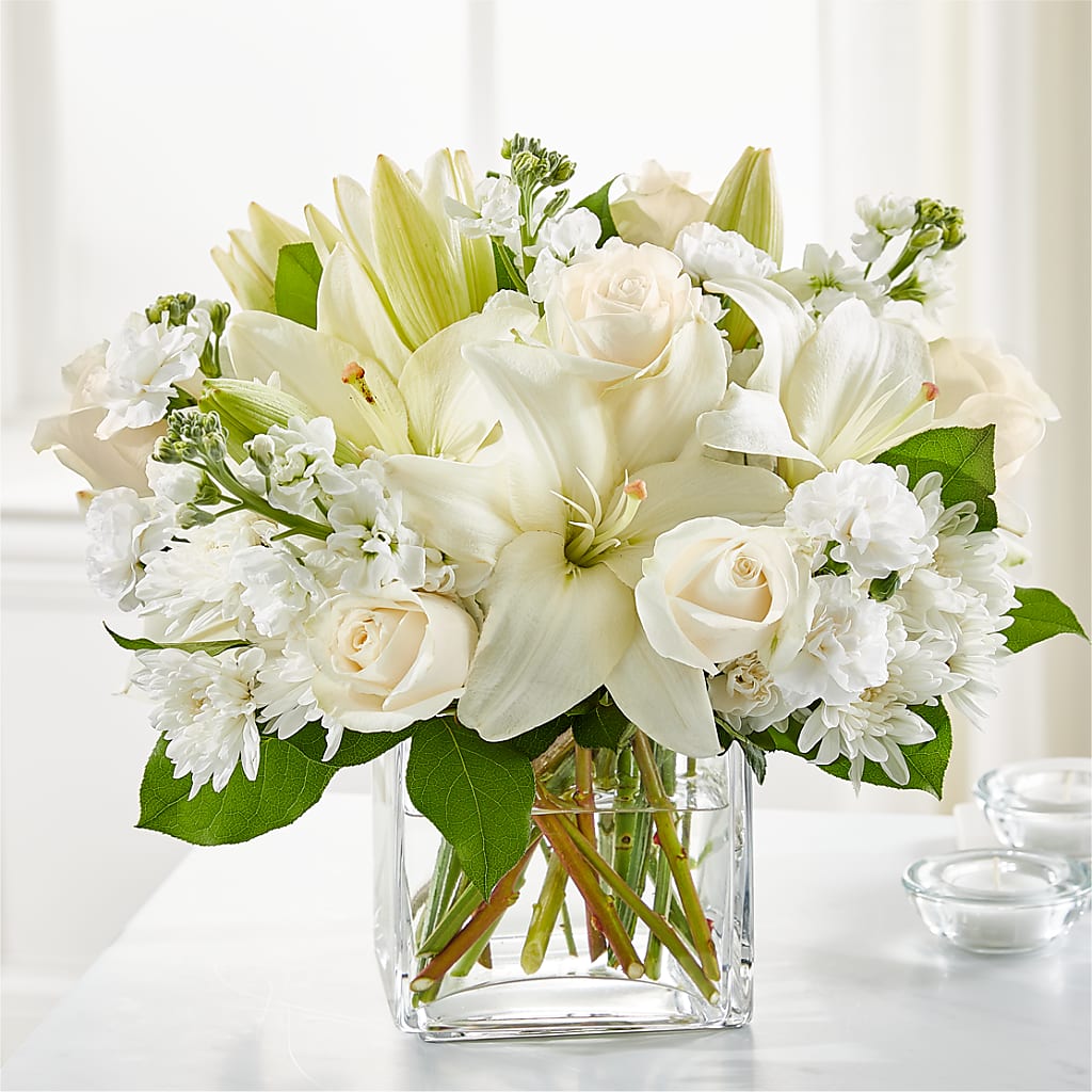 Gentle Breeze Bouquet – Flowers By Robert Taylor Inc, West Covina CA