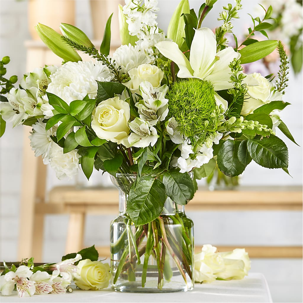 Classic Ivory – A Florist Original – Flowers By Robert Taylor Inc, West Covina CA