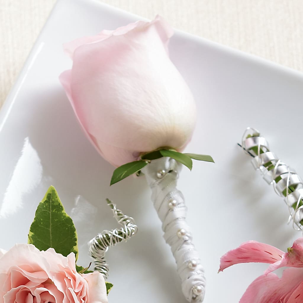Pink Rose Boutonniere – Flowers By Robert Taylor Inc, West Covina CA