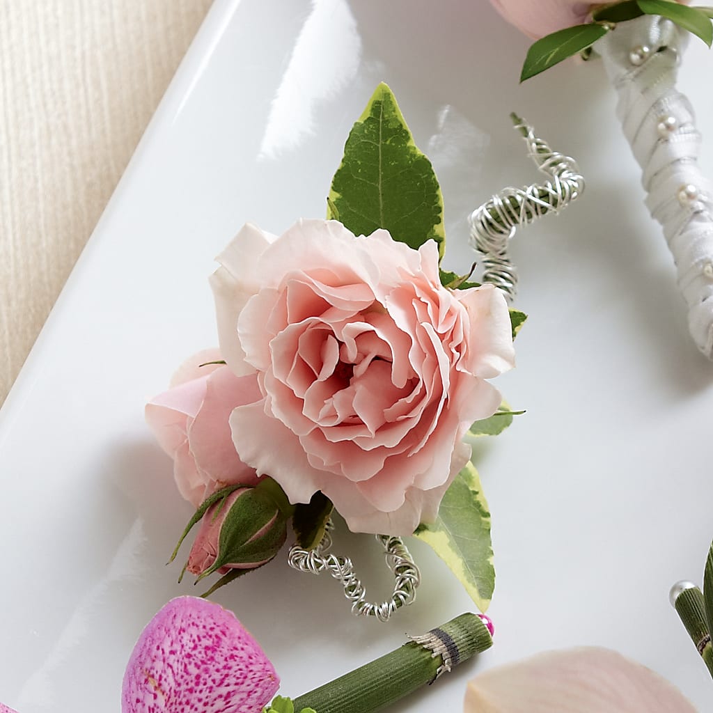 Pink Spray Rose Boutonniere – Flowers By Robert Taylor Inc, West Covina CA