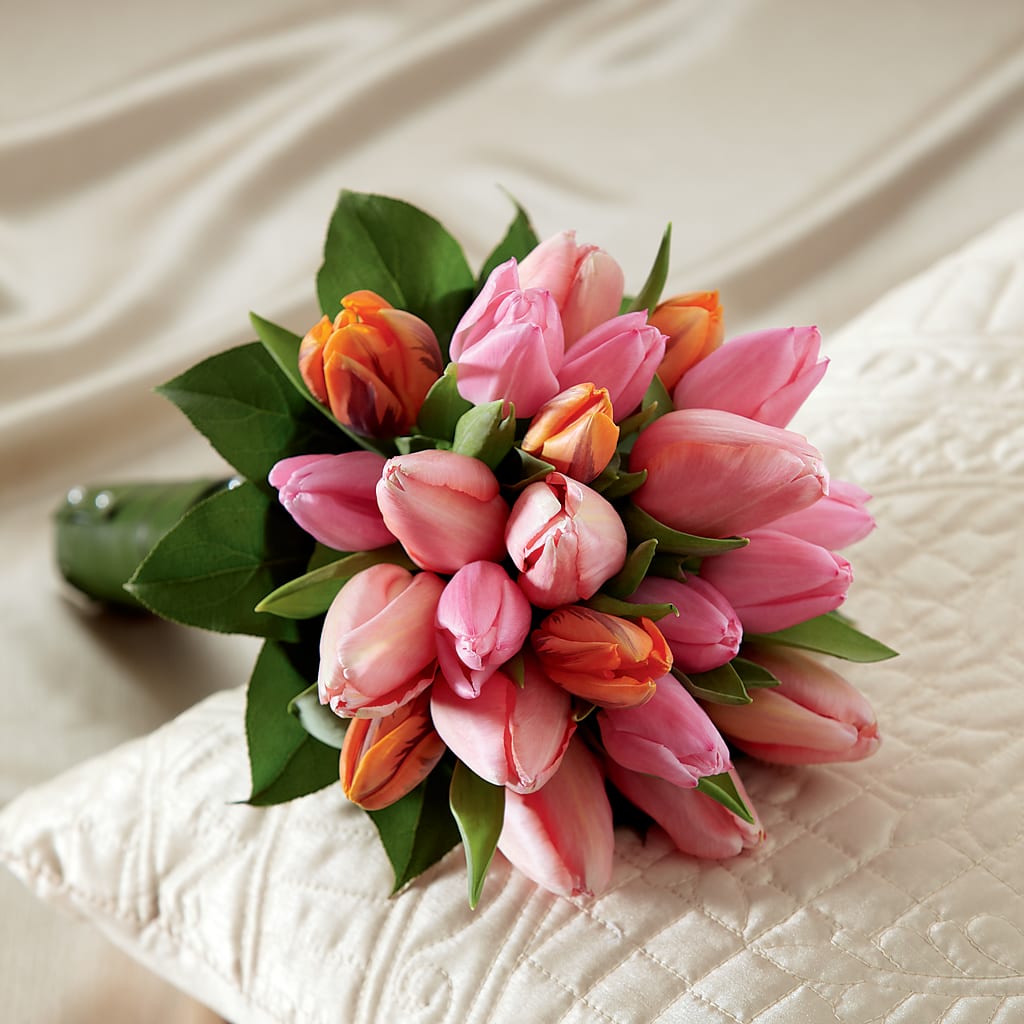 Embraceable Bouquet – Flowers By Robert Taylor Inc, West Covina CA