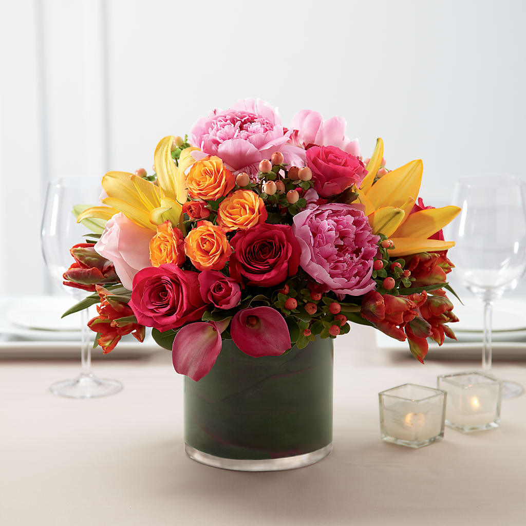 Color Mix Arrangement – Flowers By Robert Taylor Inc, West Covina CA