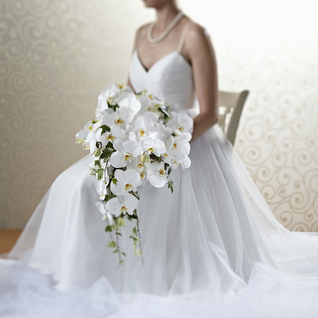 Classic White Bouquet – Flowers By Robert Taylor Inc, West Covina CA