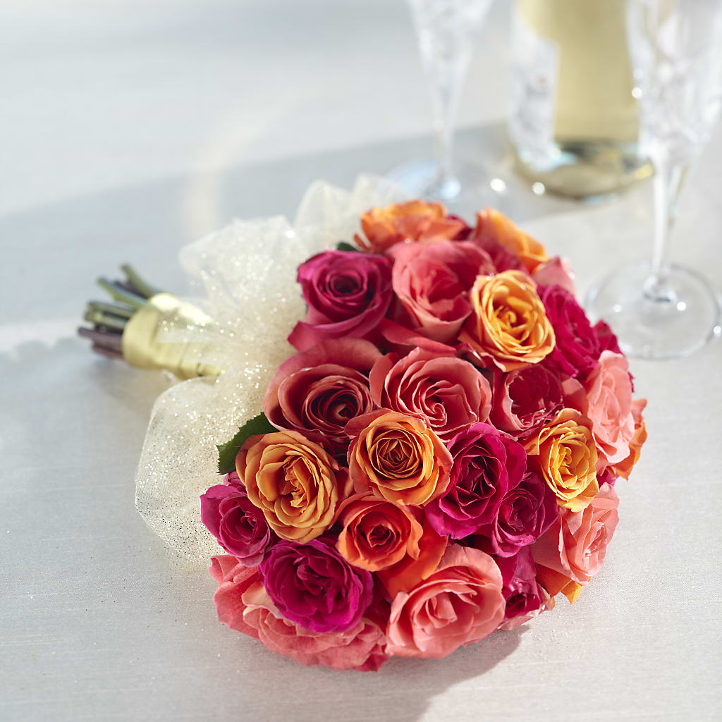 Sweet Roses Bouquet – Flowers By Robert Taylor Inc, West Covina CA