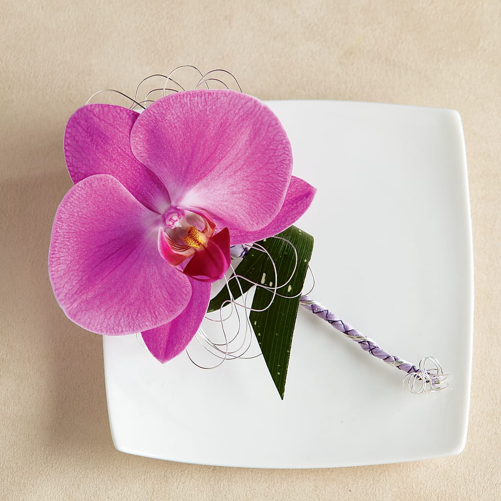 Glorious Boutonniere – Flowers By Robert Taylor Inc, West Covina CA