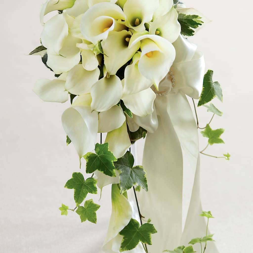 White Chapel Bouquet – Flowers By Robert Taylor Inc, West Covina CA