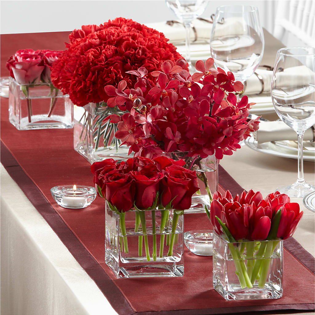 Modern Grace Centerpiece – Flowers By Robert Taylor Inc, West Covina CA