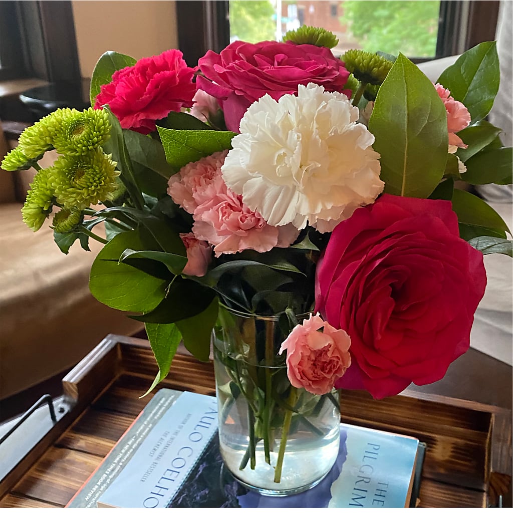 Sweet & Pretty Bouquet –  Flowers By Robert Taylor Inc, West Covina CA