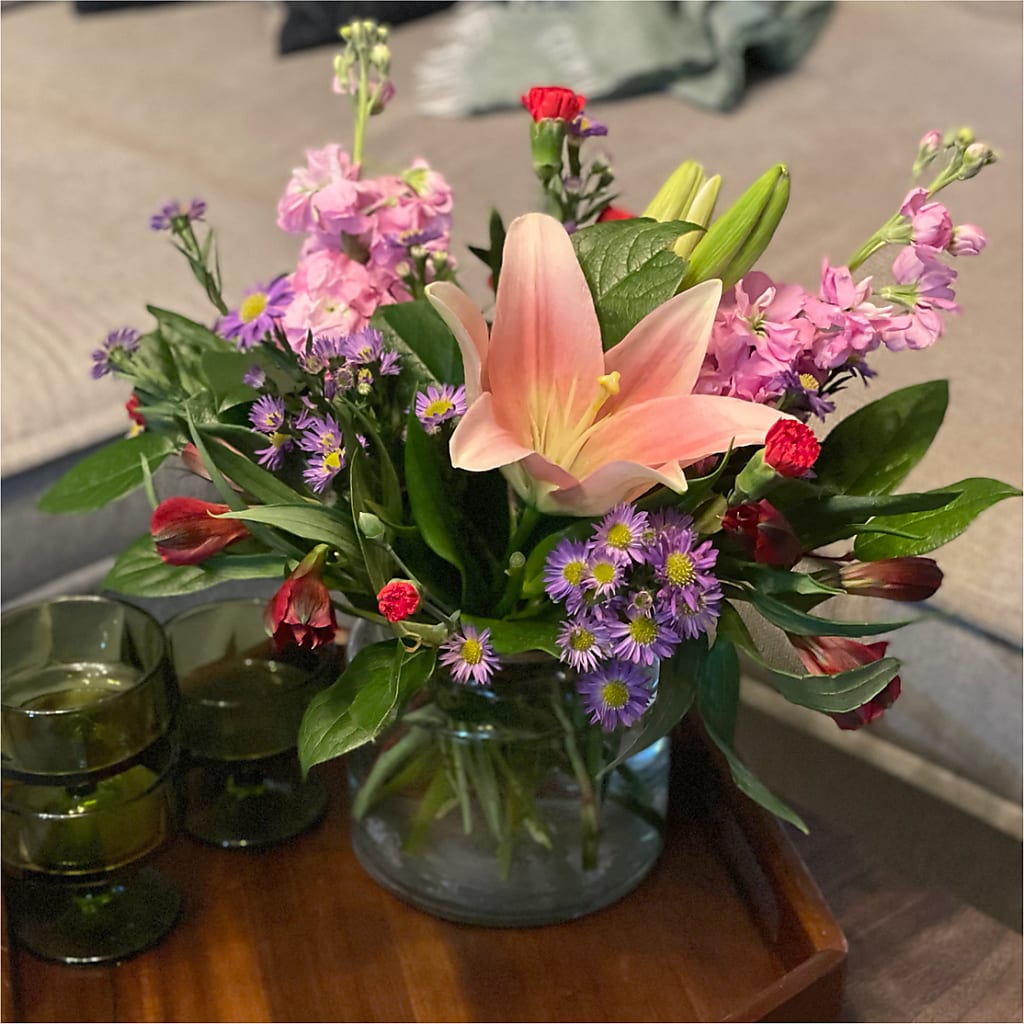 Romantique Bouquet –  Flowers By Robert Taylor Inc, West Covina CA