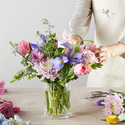 Pastel Tradition - A Florist Original –  Flowers By Robert Taylor Inc, West Covina CA