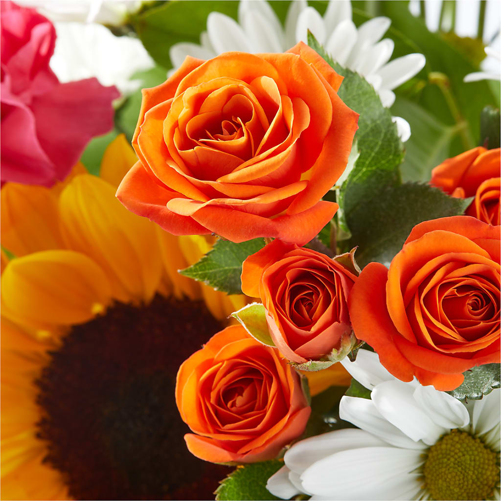 Sun-drenched Blooms Bouquet –  Flowers By Robert Taylor Inc, West Covina CA
