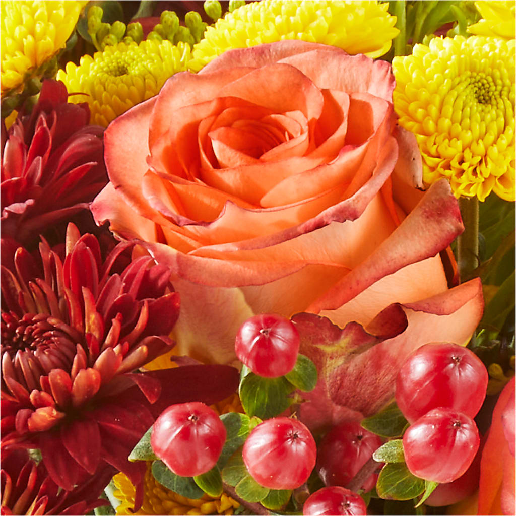 Apple Picking Bouquet –  Flowers By Robert Taylor Inc, West Covina CA