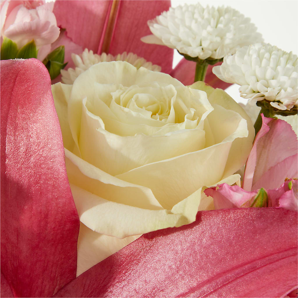 Piece of Cake Bouquet –  Flowers By Robert Taylor Inc, West Covina CA