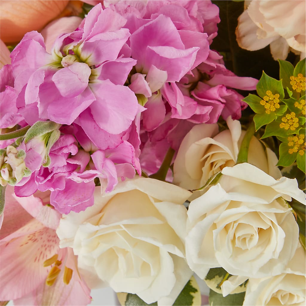 Paradise Bouquet –  Flowers By Robert Taylor Inc, West Covina CA