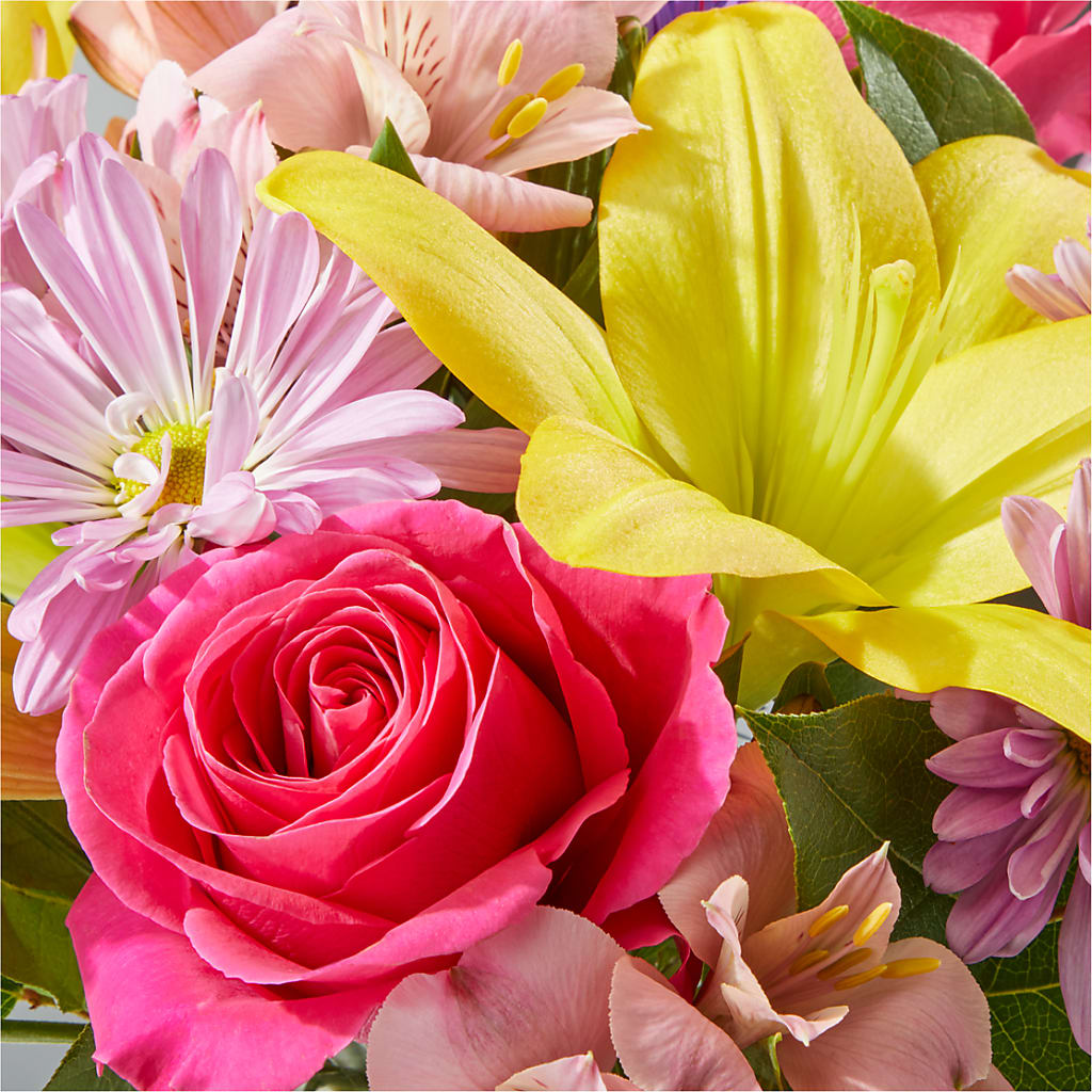 Sprinkles Bouquet –  Flowers By Robert Taylor Inc, West Covina CA
