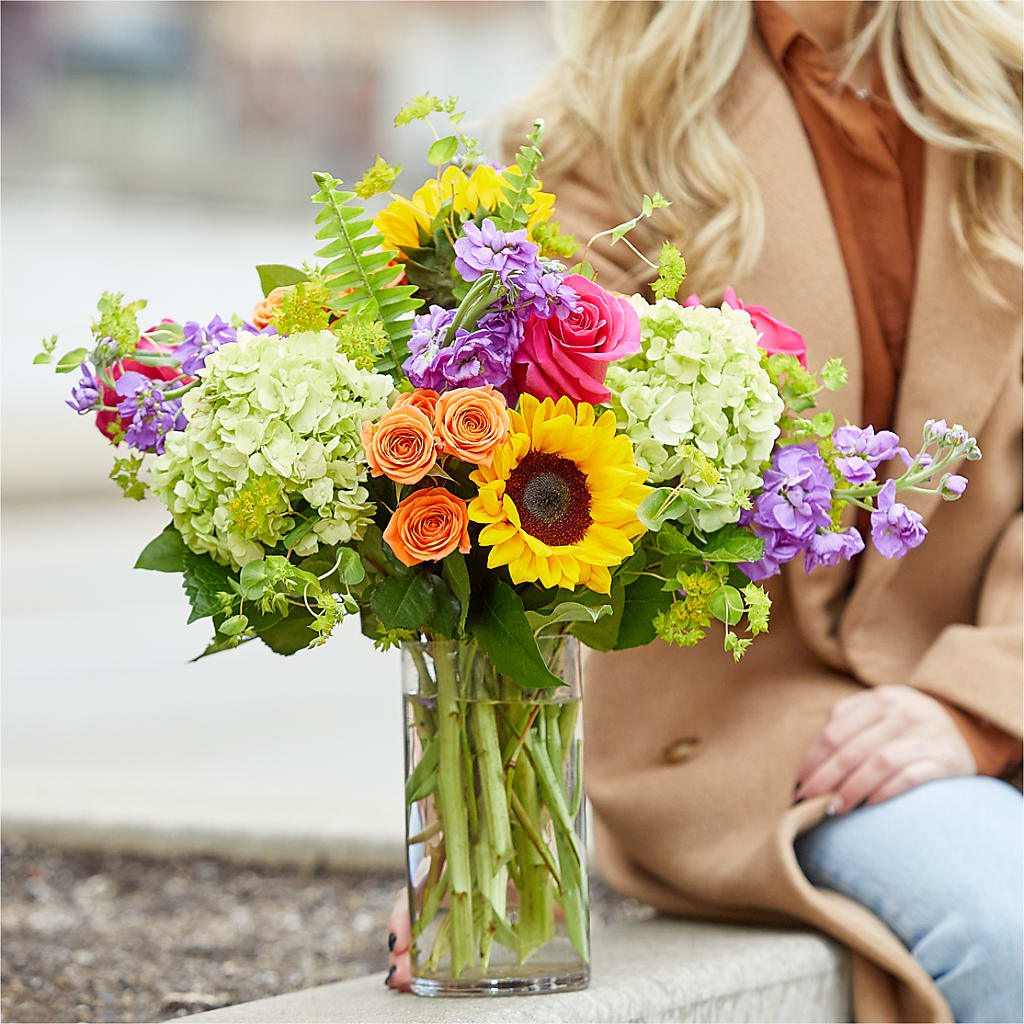 Vibrant Greetings Bouquet –  Flowers By Robert Taylor Inc, West Covina CA