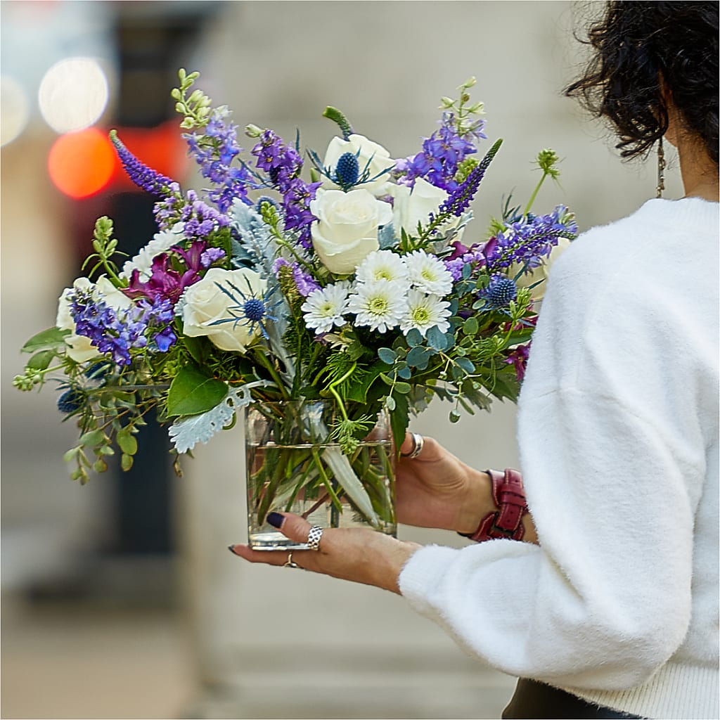 Shooting Star Bouquet –  Flowers By Robert Taylor Inc, West Covina CA